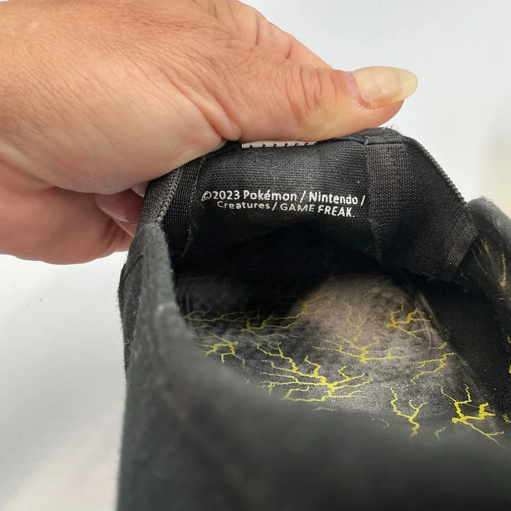 Pokemon Pikachu 25‎ Slip On Shoes Men's Size 12 Nintendo Yellow Black